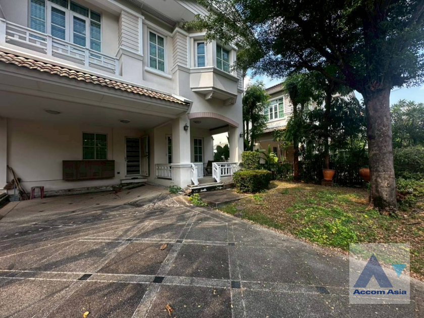 21  3 br House For Sale in Pattanakarn ,Bangkok BTS On Nut at Nantawan Village Onnuch AA45749