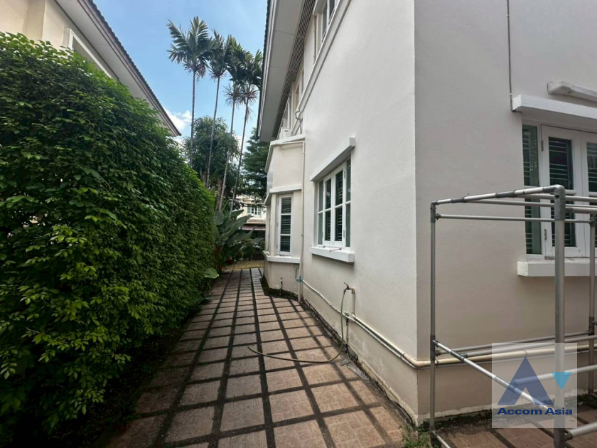 25  3 br House For Sale in Pattanakarn ,Bangkok BTS On Nut at Nantawan Village Onnuch AA45749