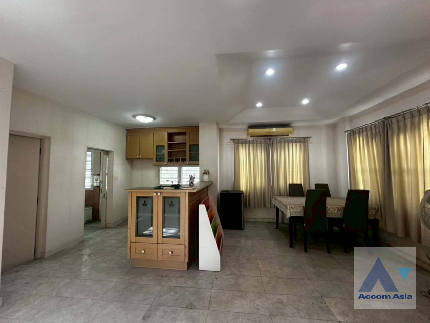  1  3 br House For Sale in Pattanakarn ,Bangkok BTS On Nut at Nantawan Village Onnuch AA45749