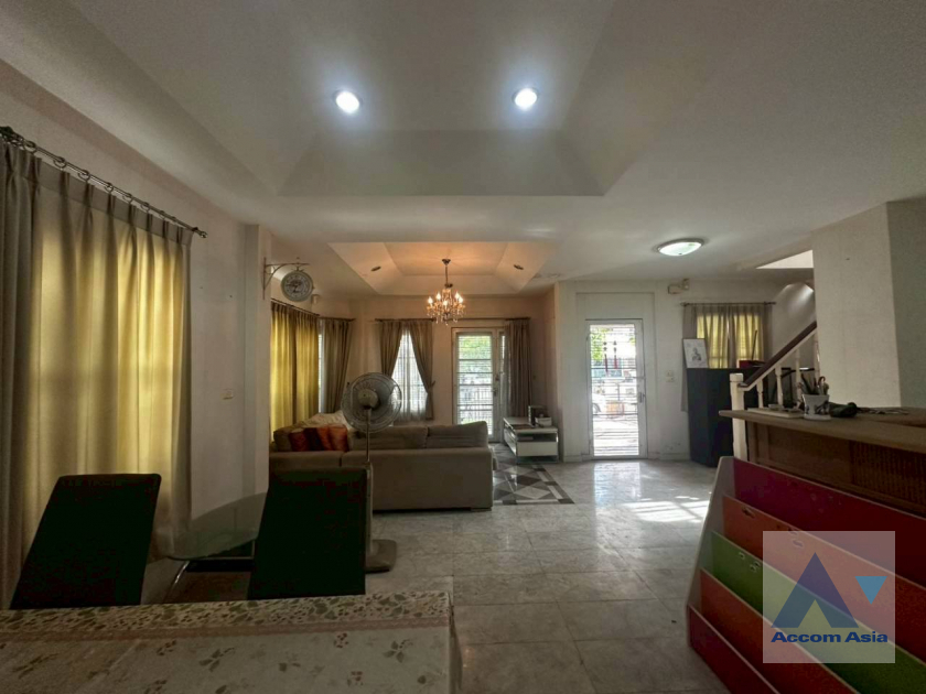 4  3 br House For Sale in Pattanakarn ,Bangkok BTS On Nut at Nantawan Village Onnuch AA45749