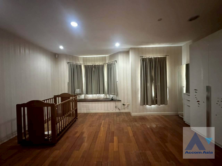 10  3 br House For Sale in Pattanakarn ,Bangkok BTS On Nut at Nantawan Village Onnuch AA45749