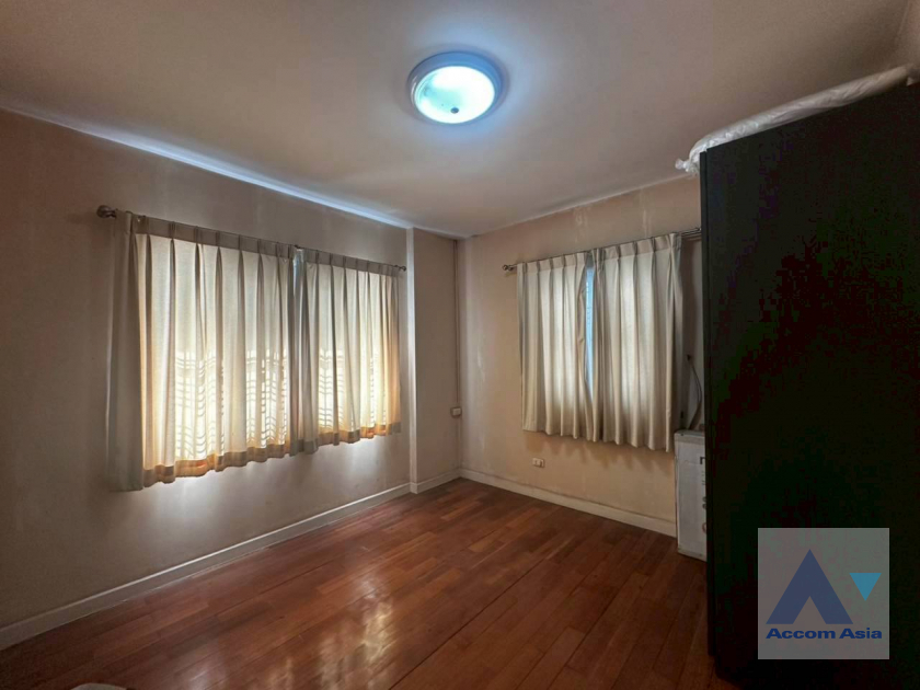 14  3 br House For Sale in Pattanakarn ,Bangkok BTS On Nut at Nantawan Village Onnuch AA45749