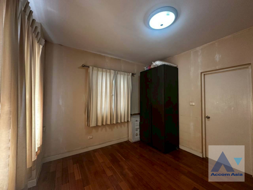 15  3 br House For Sale in Pattanakarn ,Bangkok BTS On Nut at Nantawan Village Onnuch AA45749