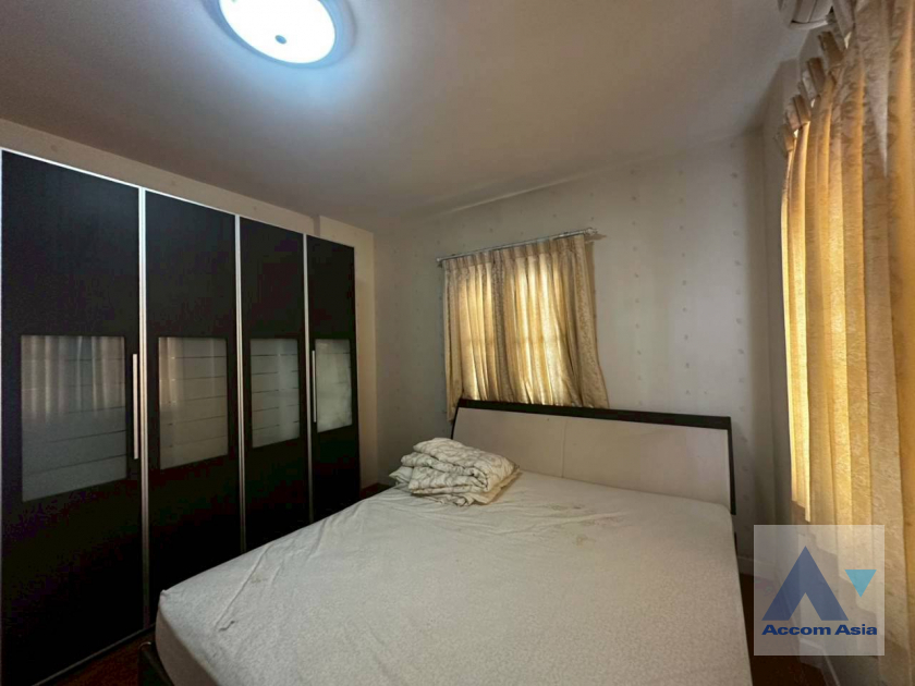 12  3 br House For Sale in Pattanakarn ,Bangkok BTS On Nut at Nantawan Village Onnuch AA45749