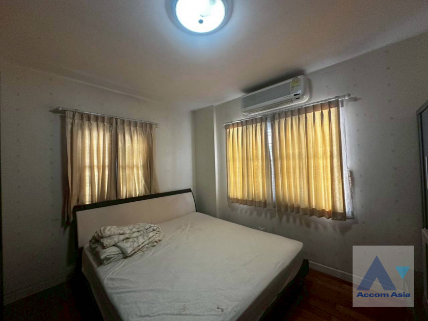 11  3 br House For Sale in Pattanakarn ,Bangkok BTS On Nut at Nantawan Village Onnuch AA45749