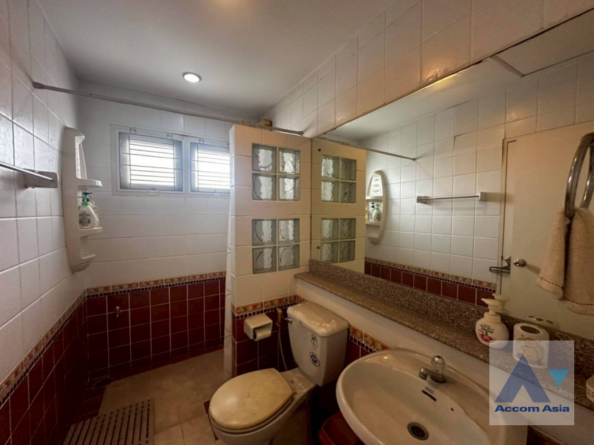 18  3 br House For Sale in Pattanakarn ,Bangkok BTS On Nut at Nantawan Village Onnuch AA45749