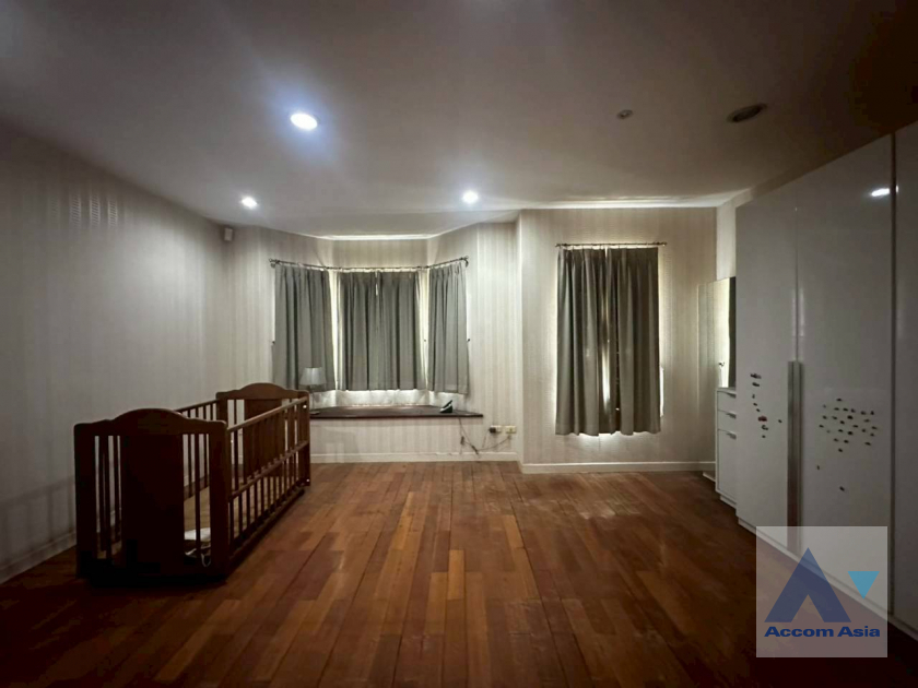 9  3 br House For Sale in Pattanakarn ,Bangkok BTS On Nut at Nantawan Village Onnuch AA45749