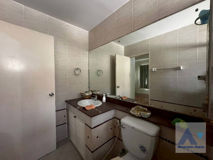 17  3 br House For Sale in Pattanakarn ,Bangkok BTS On Nut at Nantawan Village Onnuch AA45749