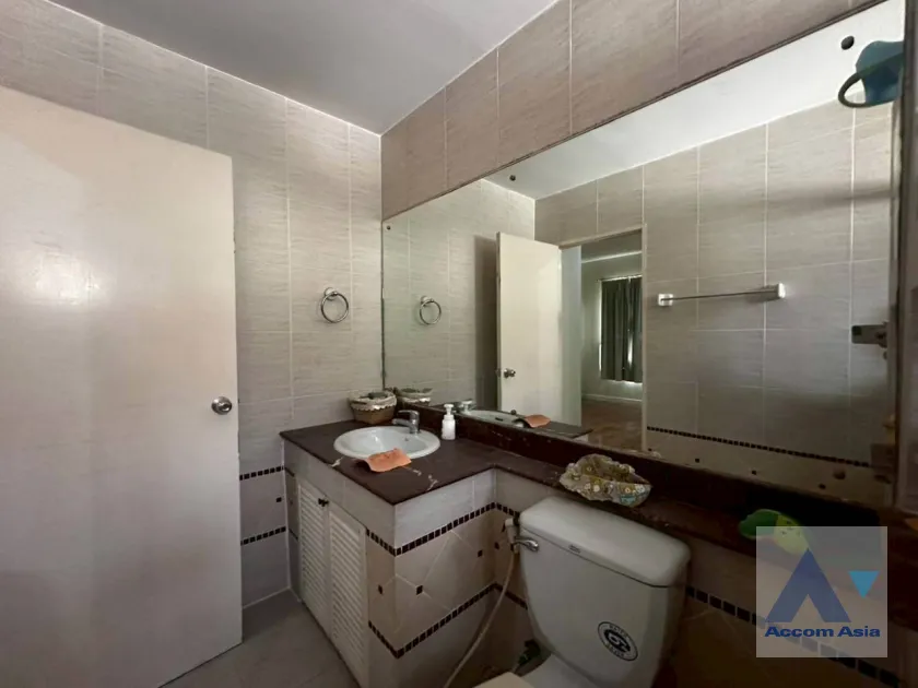 17  3 br House For Sale in Pattanakarn ,Bangkok BTS On Nut at Nantawan Village Onnuch AA45749