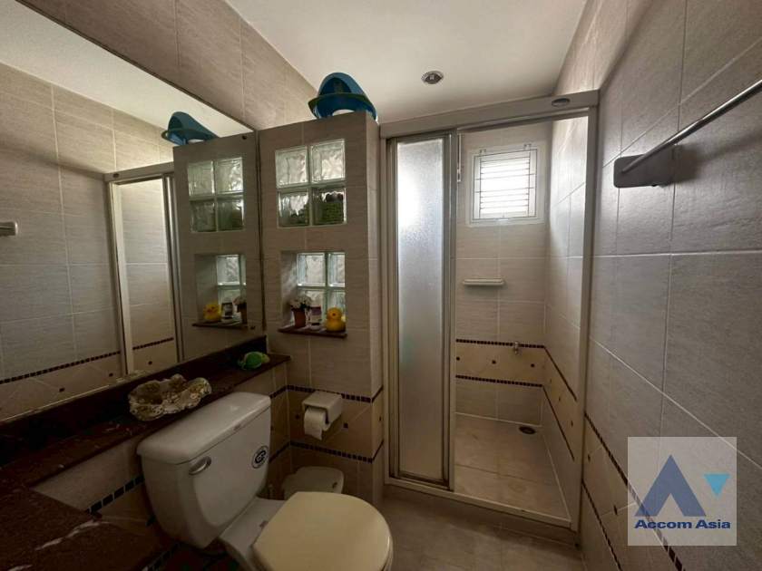 19  3 br House For Sale in Pattanakarn ,Bangkok BTS On Nut at Nantawan Village Onnuch AA45749