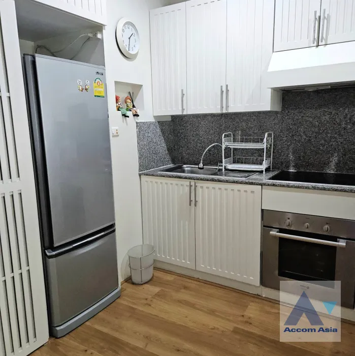 unit 2 Bedrooms  Condominium For Rent in Ploenchit, Bangkok  near BTS Ratchathewi (AA45753)