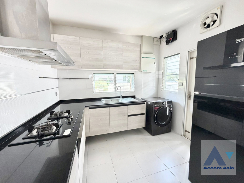 6  3 br House For Rent in Samutprakan ,Samutprakan  at Mantana 2 Bangna Km.7 AA45756