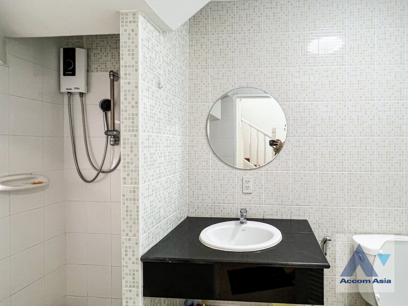 12  3 br House For Rent in Latkrabang ,Bangkok  at Baan Baramed AA45760