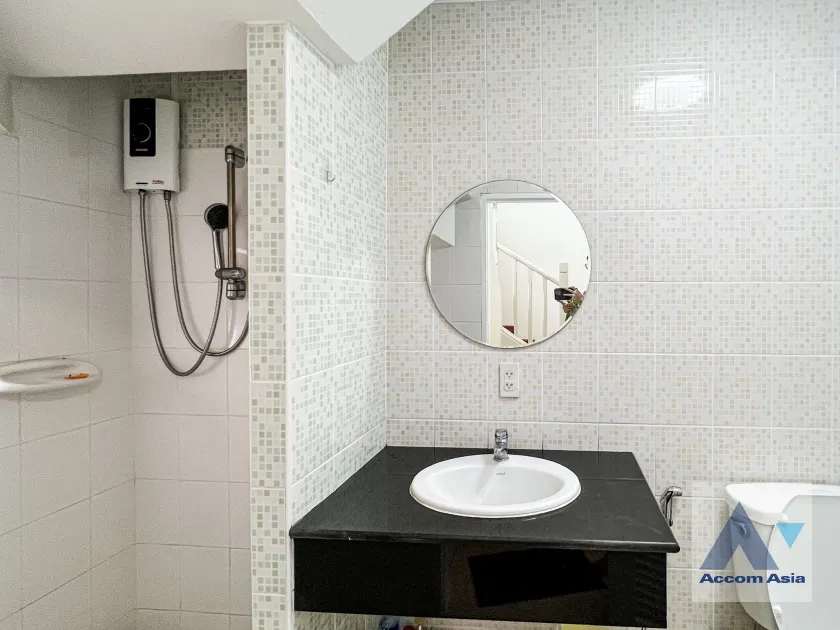 12  3 br House For Rent in Latkrabang ,Bangkok  at Baan Baramed AA45760