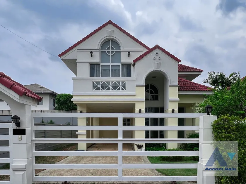 unitFully Furnished, Pet friendly |  3 Bedrooms  House For Rent in Latkrabang, Bangkok  (AA45760)