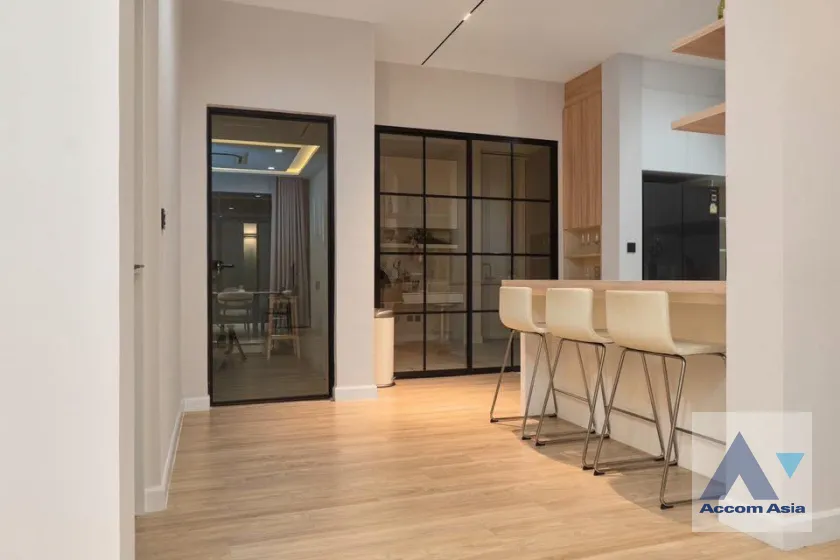 unit 3 Bedrooms  House For Rent & Sale in Sukhumvit, Bangkok  near BTS Punnawithi (AA45761)