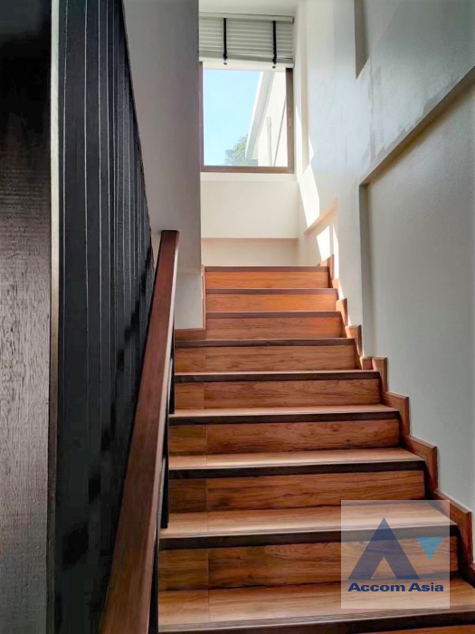 6  3 br Townhouse For Rent in Pattanakarn ,Bangkok BTS On Nut at Areeya Mandarina 77 AA45766