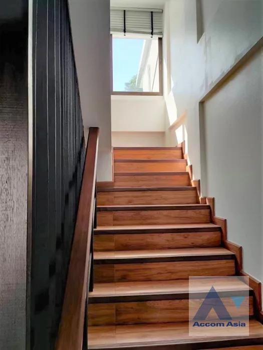 6  3 br Townhouse For Rent in Pattanakarn ,Bangkok BTS On Nut at Areeya Mandarina 77 AA45766