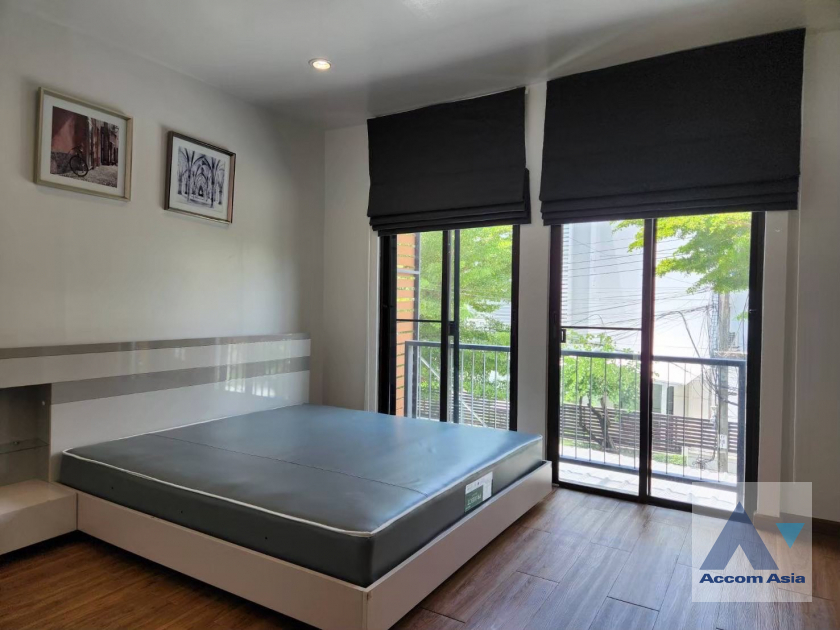 7  3 br Townhouse For Rent in Pattanakarn ,Bangkok BTS On Nut at Areeya Mandarina 77 AA45766