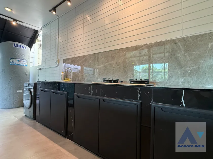 5  3 br Townhouse For Rent in Pattanakarn ,Bangkok BTS On Nut at Areeya Mandarina 77 AA45766
