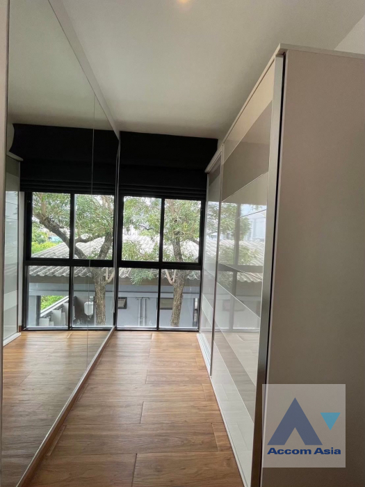 12  3 br Townhouse For Rent in Pattanakarn ,Bangkok BTS On Nut at Areeya Mandarina 77 AA45766