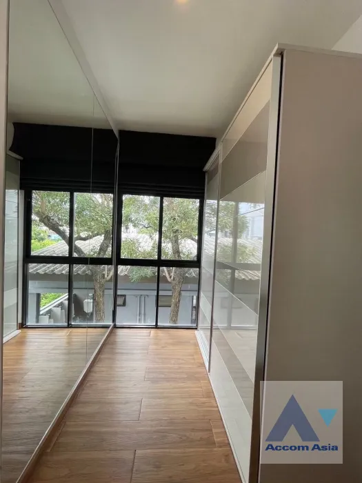 12  3 br Townhouse For Rent in Pattanakarn ,Bangkok BTS On Nut at Areeya Mandarina 77 AA45766