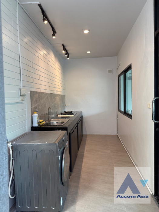 14  3 br Townhouse For Rent in Pattanakarn ,Bangkok BTS On Nut at Areeya Mandarina 77 AA45766