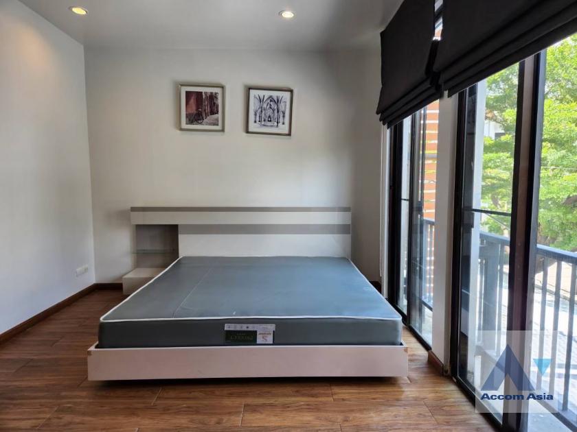 8  3 br Townhouse For Rent in Pattanakarn ,Bangkok BTS On Nut at Areeya Mandarina 77 AA45766