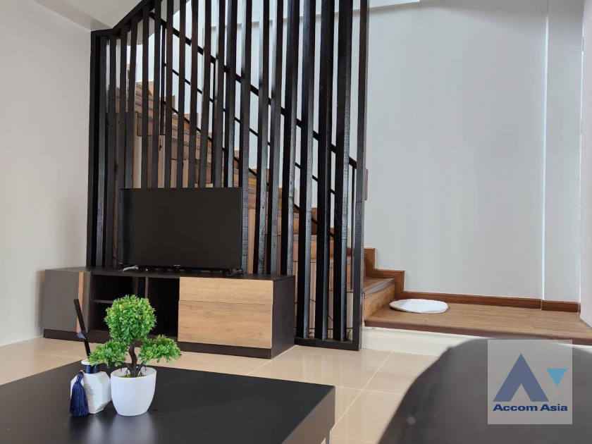 4  3 br Townhouse For Rent in Pattanakarn ,Bangkok BTS On Nut at Areeya Mandarina 77 AA45766