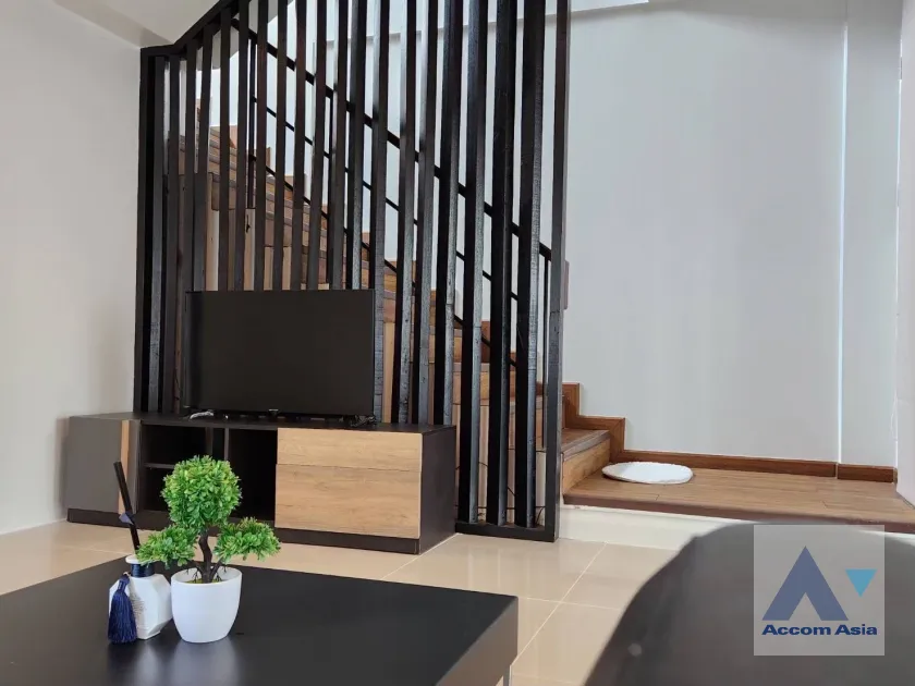 4  3 br Townhouse For Rent in Pattanakarn ,Bangkok BTS On Nut at Areeya Mandarina 77 AA45766