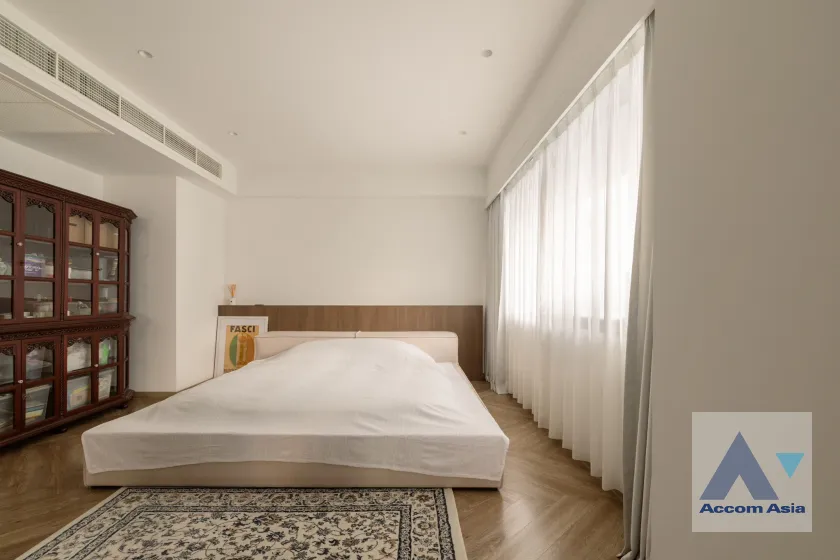 7  2 br Condominium For Sale in Sukhumvit ,Bangkok BTS Nana at Newton Tower AA45767