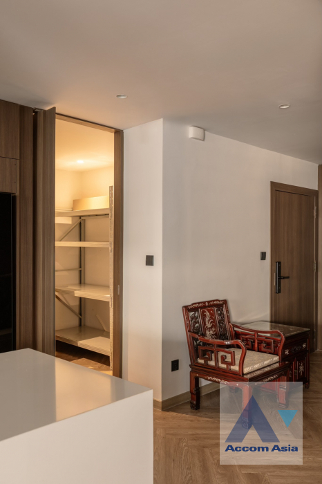 9  2 br Condominium For Sale in Sukhumvit ,Bangkok BTS Nana at Newton Tower AA45767