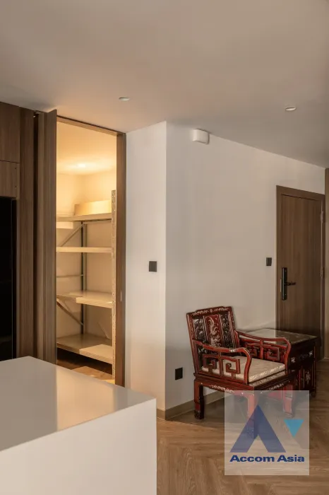 9  2 br Condominium For Sale in Sukhumvit ,Bangkok BTS Nana at Newton Tower AA45767
