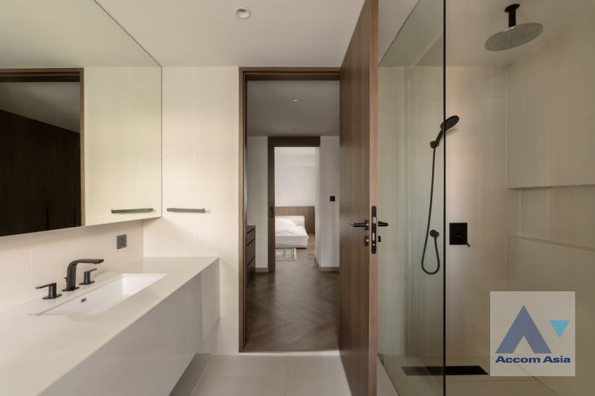 10  2 br Condominium For Sale in Sukhumvit ,Bangkok BTS Nana at Newton Tower AA45767