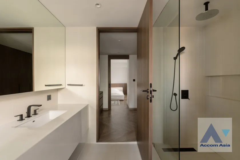 10  2 br Condominium For Sale in Sukhumvit ,Bangkok BTS Nana at Newton Tower AA45767
