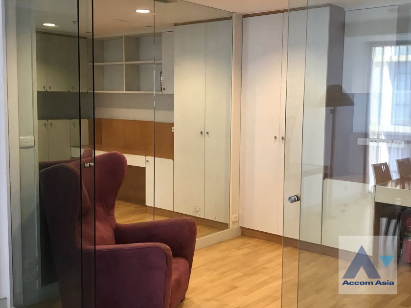 5  2 br Condominium For Rent in Ploenchit ,Bangkok BTS Ratchadamri at The Royal Place 1 AA45768