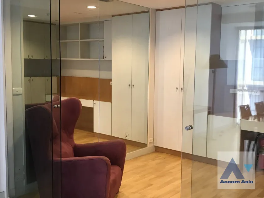 5  2 br Condominium For Rent in Ploenchit ,Bangkok BTS Ratchadamri at The Royal Place 1 AA45768