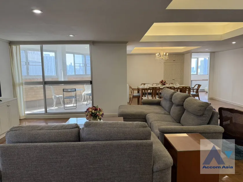 unit 3 Bedrooms  Condominium For Rent in Sukhumvit, Bangkok  near BTS Ekkamai (AA45774)