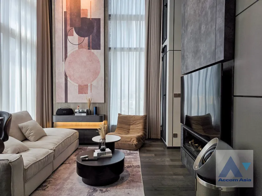 unitFully Furnished, Duplex Condo |  1 Bedroom  Condominium For Rent in Ploenchit, Bangkok  near BTS Ratchathewi (AA45775)