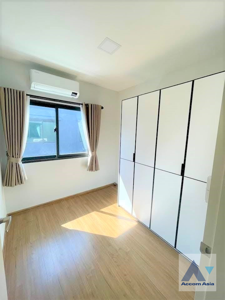 8  3 br Townhouse for rent and sale in Samutprakan ,Samutprakan  at House AA45777