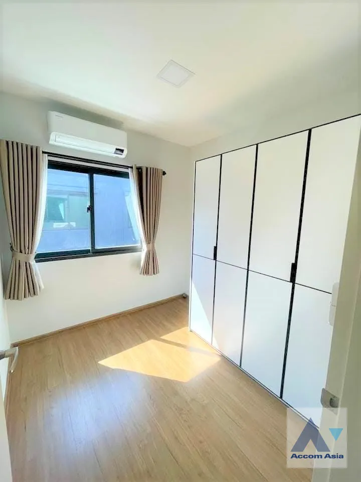 8  3 br Townhouse for rent and sale in Samutprakan ,Samutprakan  at House AA45777