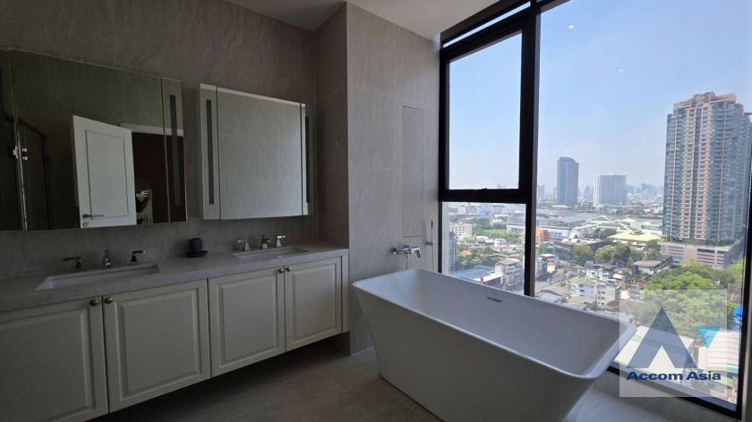 15  3 br Condominium For Rent in Rama 3 ,Bangkok BTS Saphan Taksin at Altitude Symphony Condominium AA45779