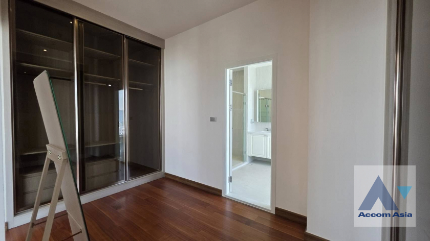 18  3 br Condominium For Rent in Rama 3 ,Bangkok BTS Saphan Taksin at Altitude Symphony Condominium AA45779