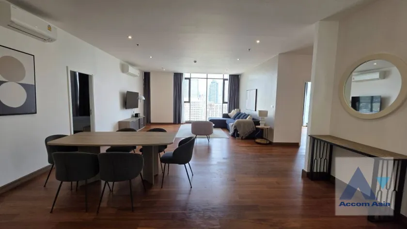 unit 3 Bedrooms  Condominium For Rent in Rama 3, Bangkok  near BTS Saphan Taksin (AA45779)