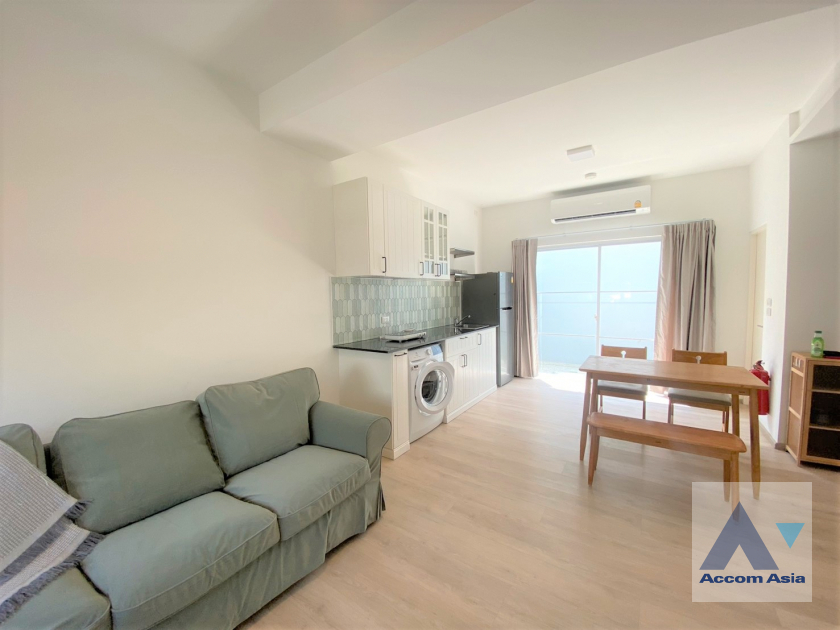  1  2 br Townhouse For Rent in Samutprakan ,Samutprakan  at Villaggio Srinakarin-Bangna 2 AA45781