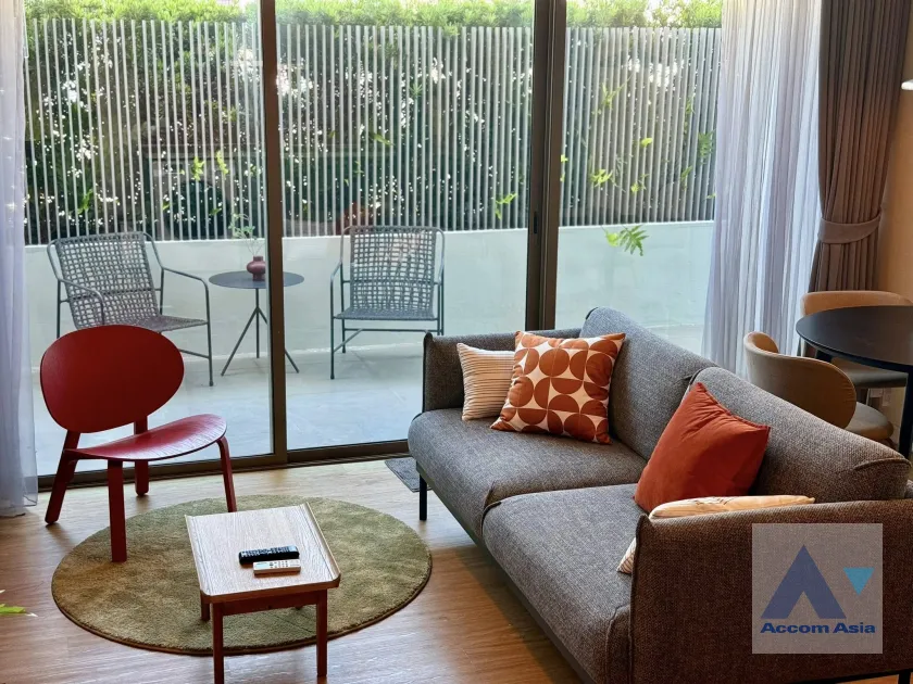 unit 2 Bedrooms  Condominium For Rent in Silom, Bangkok  near MRT Sam Yan - BTS Chong Nonsi (AA45788)