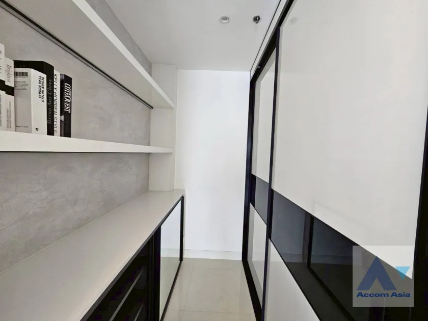 10  2 br Condominium For Rent in Ploenchit ,Bangkok BTS Ploenchit at Athenee Residence AA45790