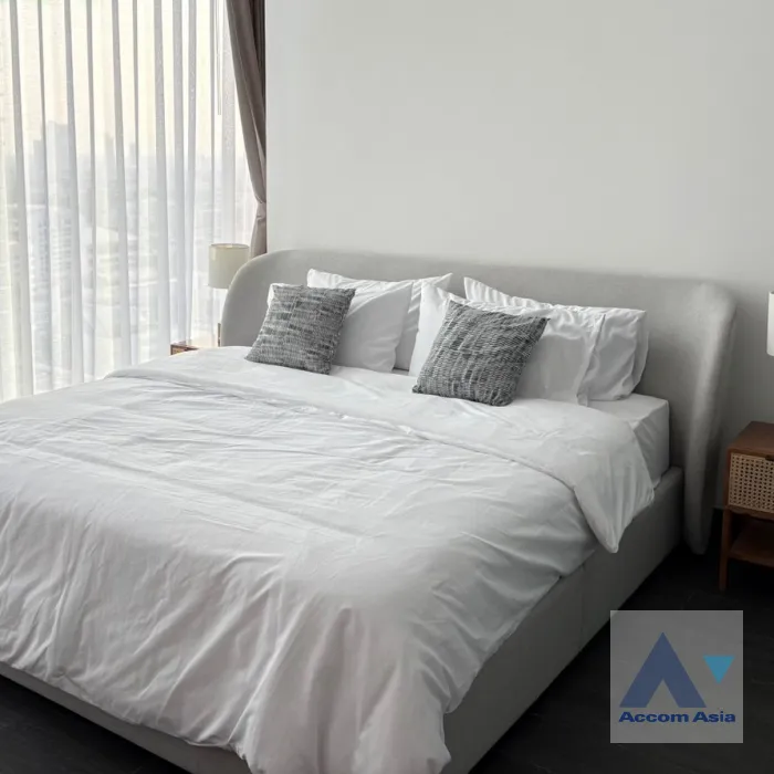 unit 2 Bedrooms  Condominium For Rent in Sathorn, Bangkok  near BTS Chong Nonsi (AA45792)