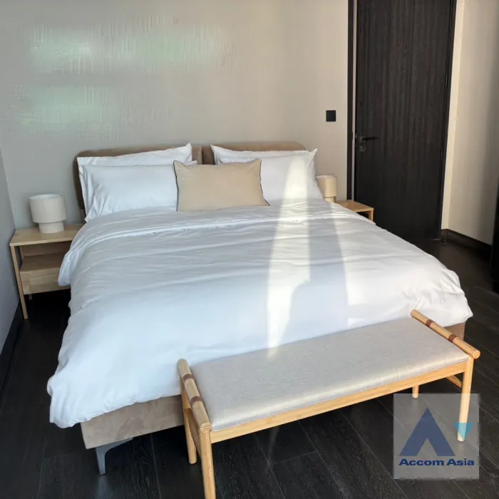 unit 2 Bedrooms  Condominium For Rent in Sathorn, Bangkok  near BTS Chong Nonsi (AA45793)