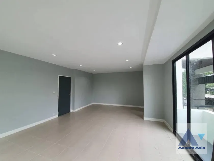 unitHome Office |  8 Bedrooms  House For Rent in Lat Phrao, Bangkok  (AA45794)